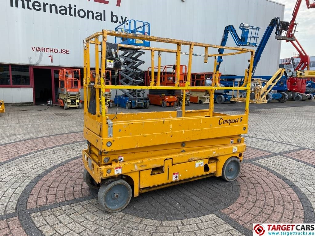 Haulotte Compact 8 Electric Scissor Work Lift 818cm - Nůžková plošina: obrázek 1 Haulotte Compact 8 Electric Scissor Work Lift 818cm - Nůžková plošina: obrázek 1