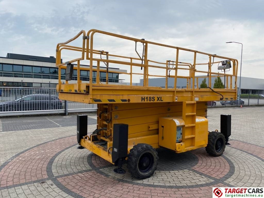 Haulotte H18SXL Diesel 4x4 Scissor Work Lift 1800cm - Nůžková plošina: obrázek 3 Haulotte H18SXL Diesel 4x4 Scissor Work Lift 1800cm - Nůžková plošina: obrázek 3