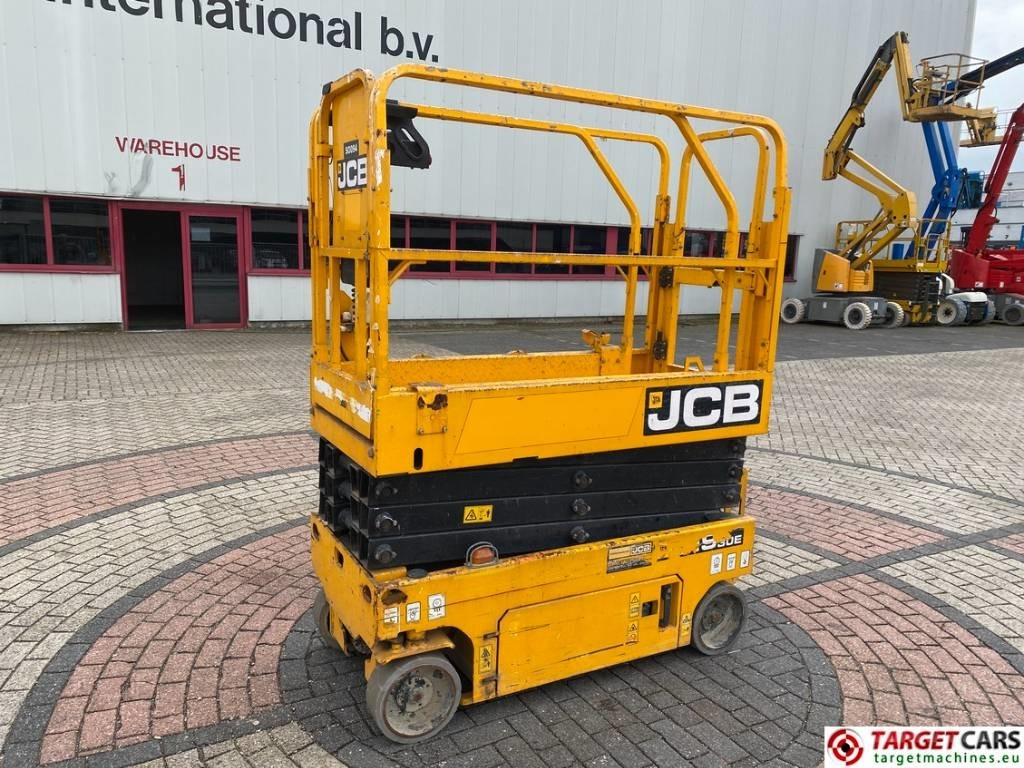 JCB S1930E Electric Scissor Work Lift 780cm - Nůžková plošina: obrázek 1 JCB S1930E Electric Scissor Work Lift 780cm - Nůžková plošina: obrázek 1