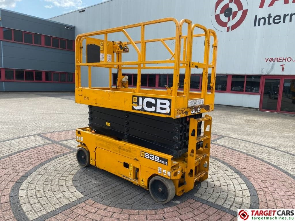 JCB S3246E Electric Scissor Work Lift 1200cm - Nůžková plošina: obrázek 4 JCB S3246E Electric Scissor Work Lift 1200cm - Nůžková plošina: obrázek 4