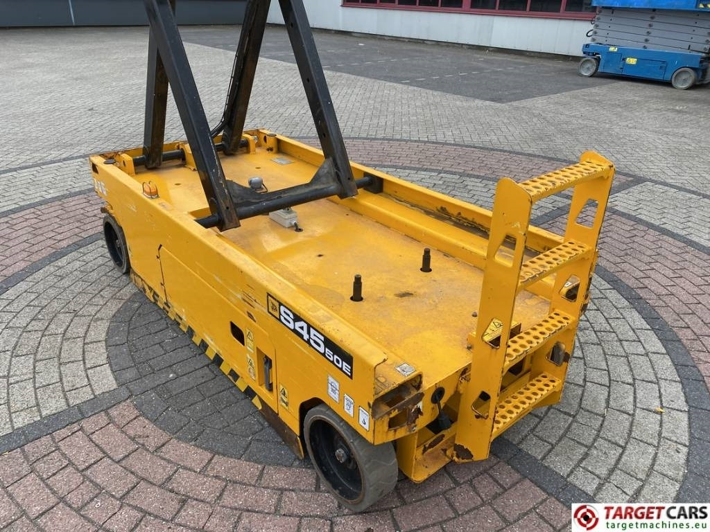 Nůžková plošina JCB S4550E Electric Scissor Work Lift 1580cm: obrázek 33