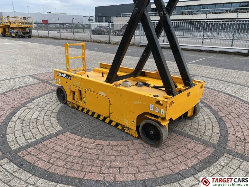 Nůžková plošina JCB S4550E Electric Scissor Work Lift 1580cm: obrázek 31