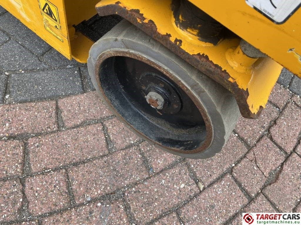 Nůžková plošina JCB S4550E Electric Scissor Work Lift 1580cm: obrázek 22