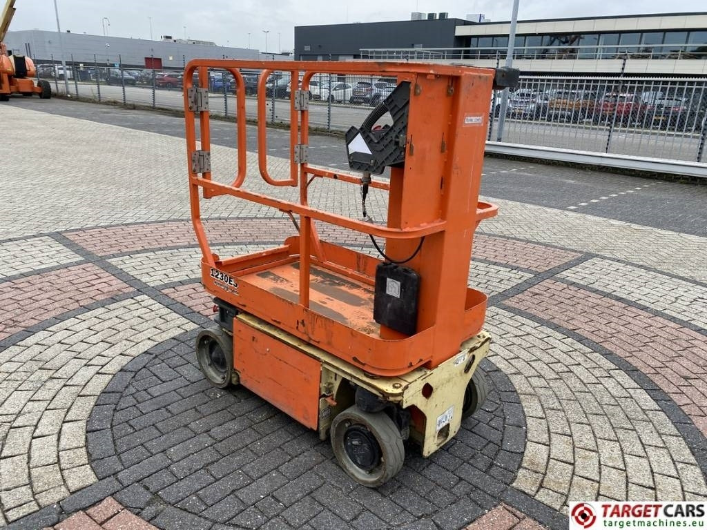 JLG 1230ES Electric Vertical Mast Work Lift 566cm - Vertikální sloupový výtah: obrázek 2 JLG 1230ES Electric Vertical Mast Work Lift 566cm - Vertikální sloupový výtah: obrázek 2