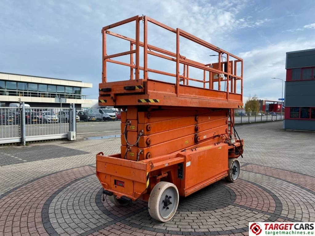 JLG 153-12 Liftlux Electric Scissor Work Lift 1730cm - Nůžková plošina: obrázek 3 JLG 153-12 Liftlux Electric Scissor Work Lift 1730cm - Nůžková plošina: obrázek 3