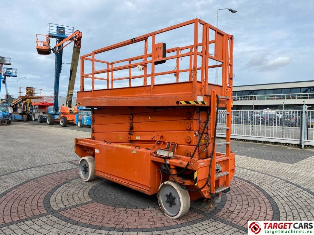 JLG 153-12 Liftlux Electric Scissor Work Lift 1730cm - Nůžková plošina: obrázek 2 JLG 153-12 Liftlux Electric Scissor Work Lift 1730cm - Nůžková plošina: obrázek 2