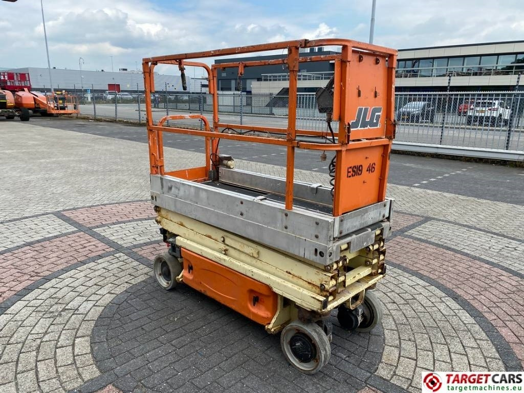 JLG 1930ES Electric Scissor Work Lift 772cm CE - Nůžková plošina: obrázek 2 JLG 1930ES Electric Scissor Work Lift 772cm CE - Nůžková plošina: obrázek 2