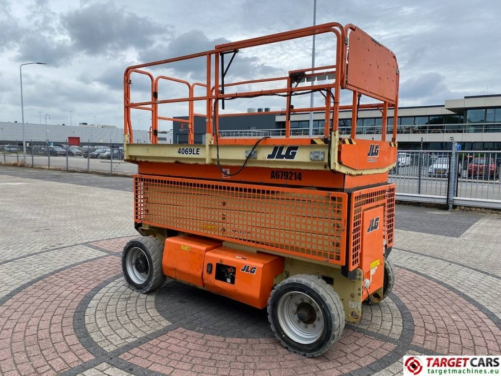 JLG 4069LE Electric Scissor Work Lift 1419cm - Nůžková plošina: obrázek 2 JLG 4069LE Electric Scissor Work Lift 1419cm - Nůžková plošina: obrázek 2