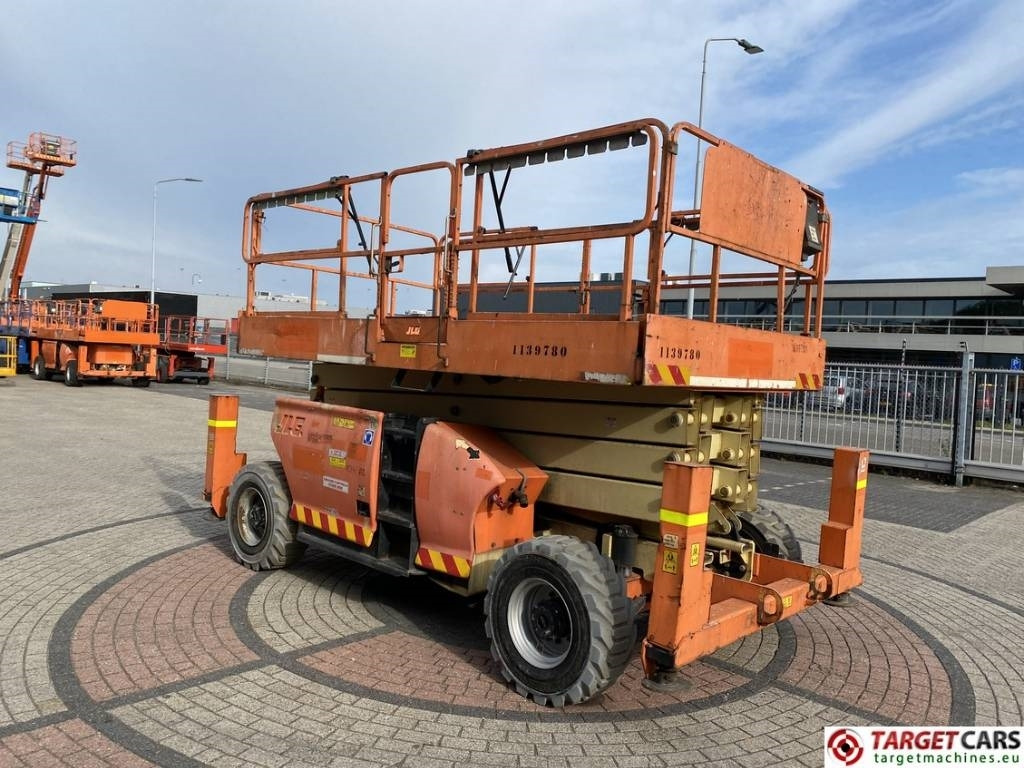 JLG 4394RT Diesel 4x4 Scissor Work Lift 1511cm - Nůžková plošina: obrázek 2 JLG 4394RT Diesel 4x4 Scissor Work Lift 1511cm - Nůžková plošina: obrázek 2
