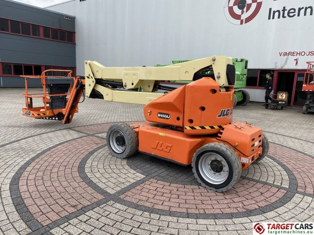 JLG M450AJ HyBrid Articulated Boom Work Lift 1572cm - Kloubová plošina: obrázek 4 JLG M450AJ HyBrid Articulated Boom Work Lift 1572cm - Kloubová plošina: obrázek 4