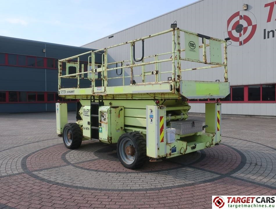 MEC 3392RT-T Diesel 4x4 Scissor Work Lift 1200cm - Nůžková plošina: obrázek 4 MEC 3392RT-T Diesel 4x4 Scissor Work Lift 1200cm - Nůžková plošina: obrázek 4