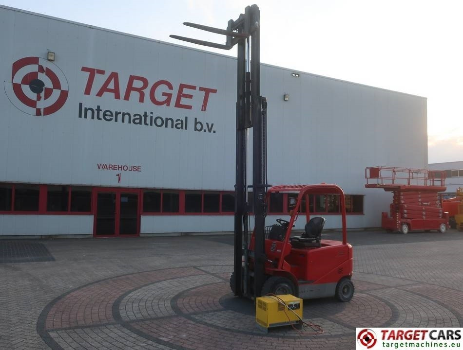 Manitou ME425 Electric 4wheel Forklift 2500KG Triplex450cm - Elektrický vysokozdvižný vozík: obrázek 5 Manitou ME425 Electric 4wheel Forklift 2500KG Triplex450cm - Elektrický vysokozdvižný vozík: obrázek 5
