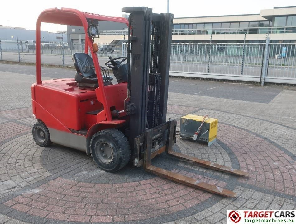 Manitou ME425 Electric 4wheel Forklift 2500KG Triplex450cm - Elektrický vysokozdvižný vozík: obrázek 2 Manitou ME425 Electric 4wheel Forklift 2500KG Triplex450cm - Elektrický vysokozdvižný vozík: obrázek 2