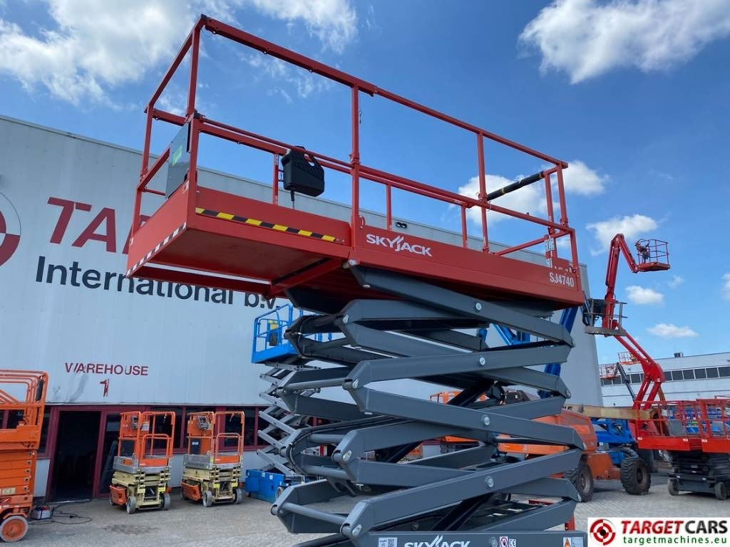 Nůžková plošina SkyJack SJ4740 Electric 4740 Scissor Work Lift 1380cm: obrázek 28