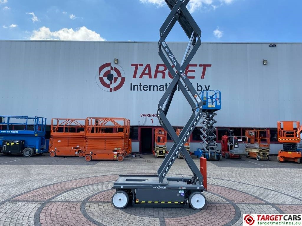 Nůžková plošina SkyJack SJ4740 Electric 4740 Scissor Work Lift 1380cm: obrázek 29