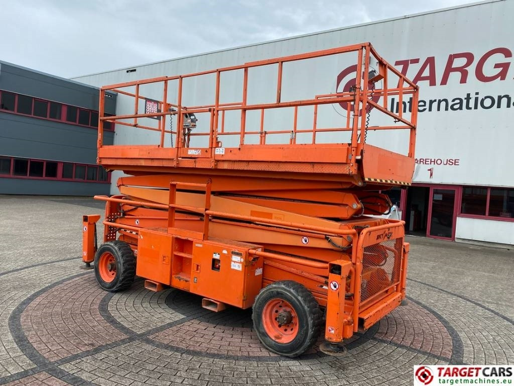 SkyJack SJ9250 RT Diesel 4x4 Scissor Work Lift 1720cm - Nůžková plošina: obrázek 4 SkyJack SJ9250 RT Diesel 4x4 Scissor Work Lift 1720cm - Nůžková plošina: obrázek 4