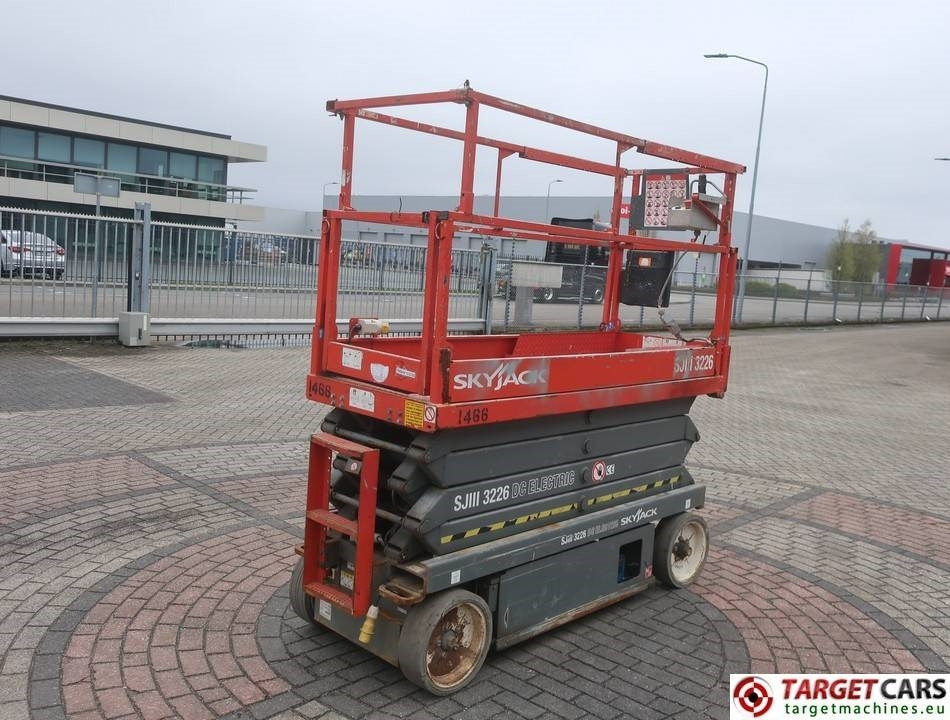 SkyJack SJIII-3226 Electric 3226 Scissor Work Lift 990cm - Nůžková plošina: obrázek 3 SkyJack SJIII-3226 Electric 3226 Scissor Work Lift 990cm - Nůžková plošina: obrázek 3