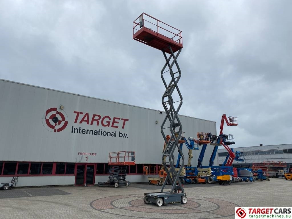 SkyJack SJIII-4632 Electric Scissor Work Lift 1170cm - Nůžková plošina: obrázek 5 SkyJack SJIII-4632 Electric Scissor Work Lift 1170cm - Nůžková plošina: obrázek 5