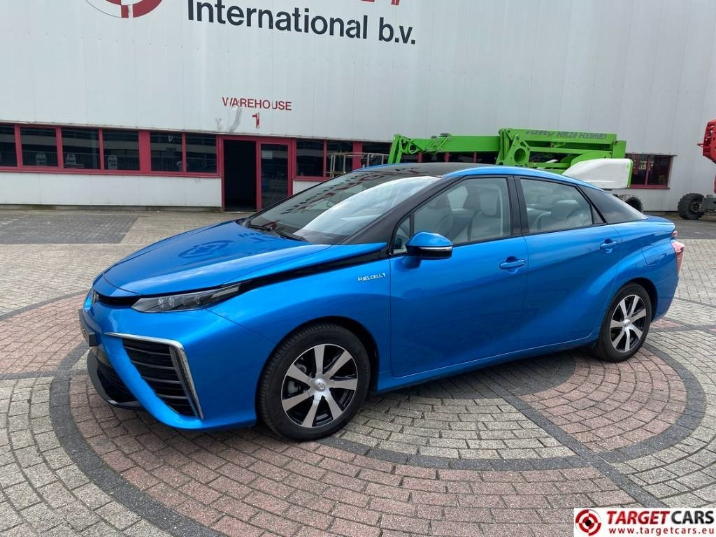 Toyota Mirai FCV HydroGen FuelCell - Sedan: obrázek 1 Toyota Mirai FCV HydroGen FuelCell - Sedan: obrázek 1