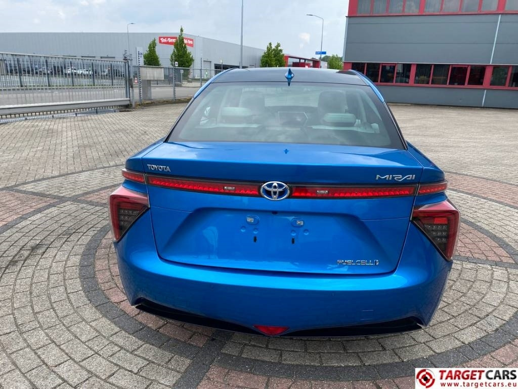 Toyota Mirai FCV HydroGen FuelCell - Sedan: obrázek 5 Toyota Mirai FCV HydroGen FuelCell - Sedan: obrázek 5