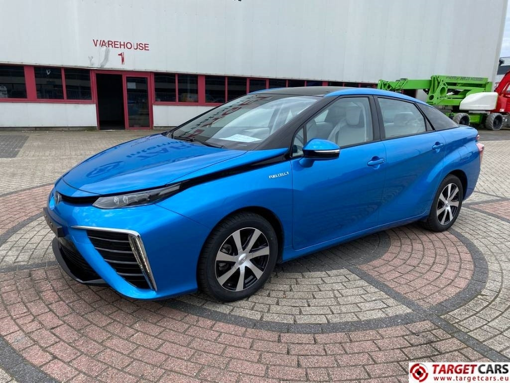Toyota Mirai FCV HydroGen FuelCell - Osobní auto: obrázek 1 Toyota Mirai FCV HydroGen FuelCell - Osobní auto: obrázek 1