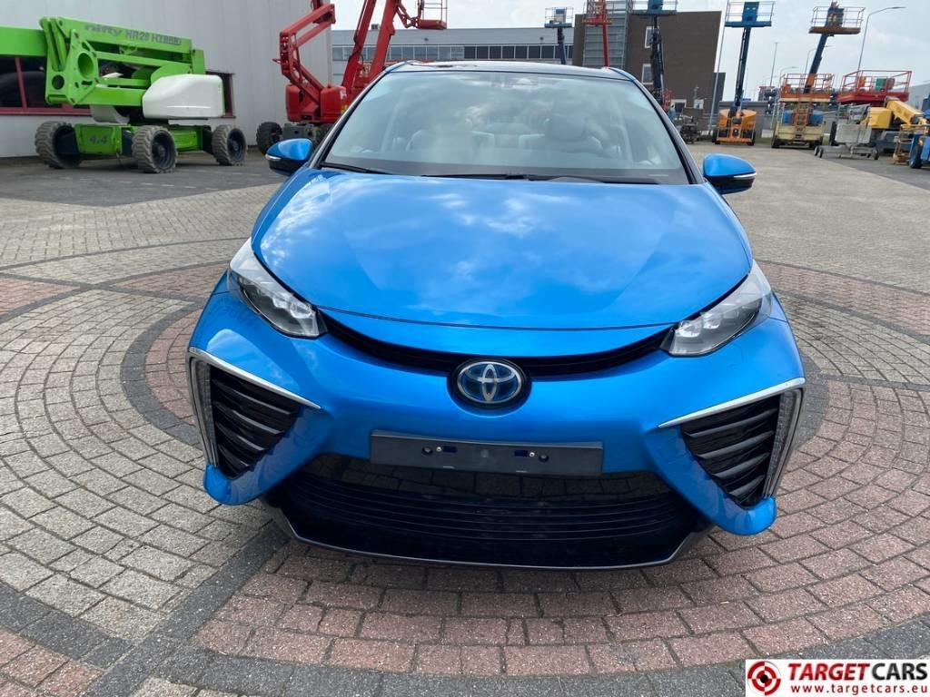 Toyota Mirai FCV HydroGen FuelCell - Sedan: obrázek 2 Toyota Mirai FCV HydroGen FuelCell - Sedan: obrázek 2