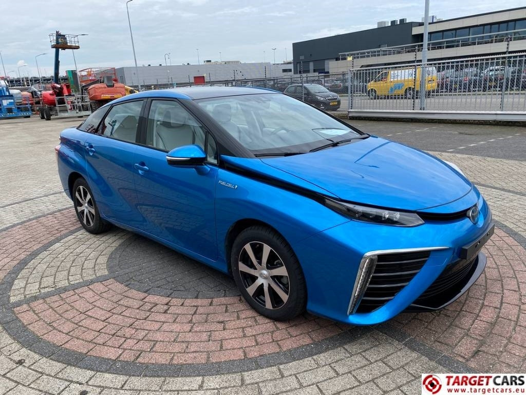 Toyota Mirai FCV HydroGen FuelCell - Osobní auto: obrázek 3 Toyota Mirai FCV HydroGen FuelCell - Osobní auto: obrázek 3