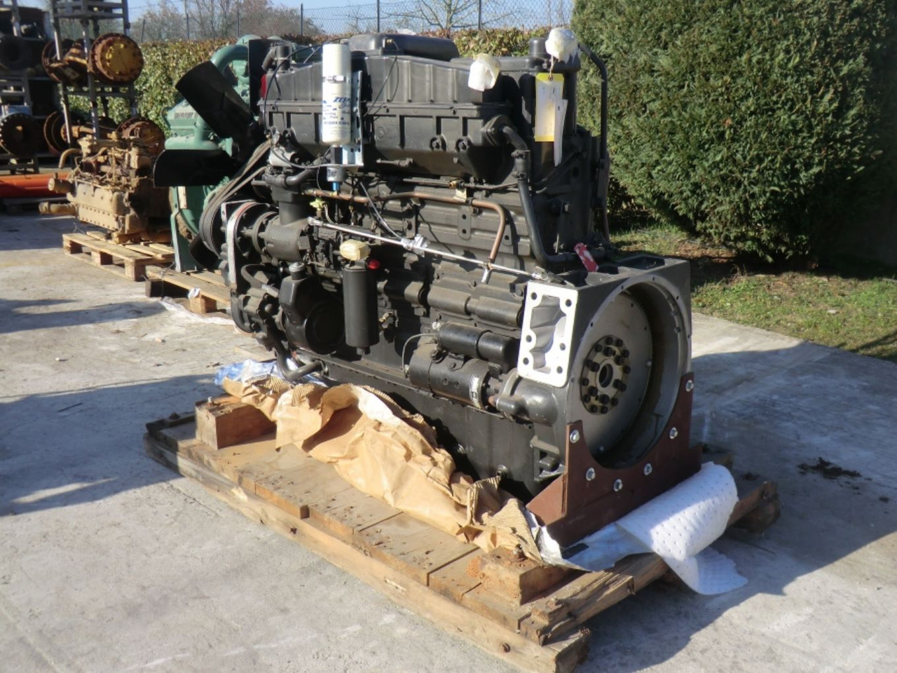 CUMMINS NTC-400 MOTORE TURBO COMPLETO DI VENTOLA, ALTERNATORE E MOTORINO D'AVVIAMENTO. (ENGINE NO. 11108744) - Motor pro Stavební technika: obrázek 2 CUMMINS NTC-400 MOTORE TURBO COMPLETO DI VENTOLA, ALTERNATORE E MOTORINO D'AVVIAMENTO. (ENGINE NO. 11108744) - Motor pro Stavební technika: obrázek 2