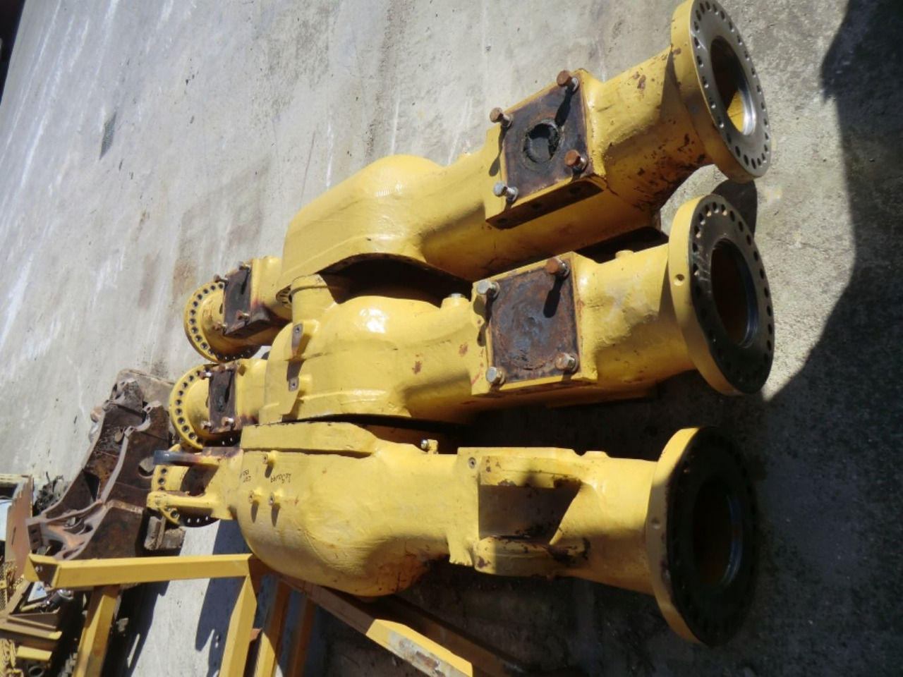 Caterpillar 735 ALLOGGIAMENTO ASSALE CENTRALE - Náprava a díly pro Stavební technika: obrázek 1 Caterpillar 735 ALLOGGIAMENTO ASSALE CENTRALE - Náprava a díly pro Stavební technika: obrázek 1