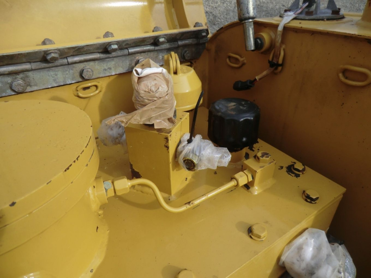 Caterpillar 735 Serbatoio gasolio - Palivová nádrž pro Stavební technika: obrázek 3 Caterpillar 735 Serbatoio gasolio - Palivová nádrž pro Stavební technika: obrázek 3