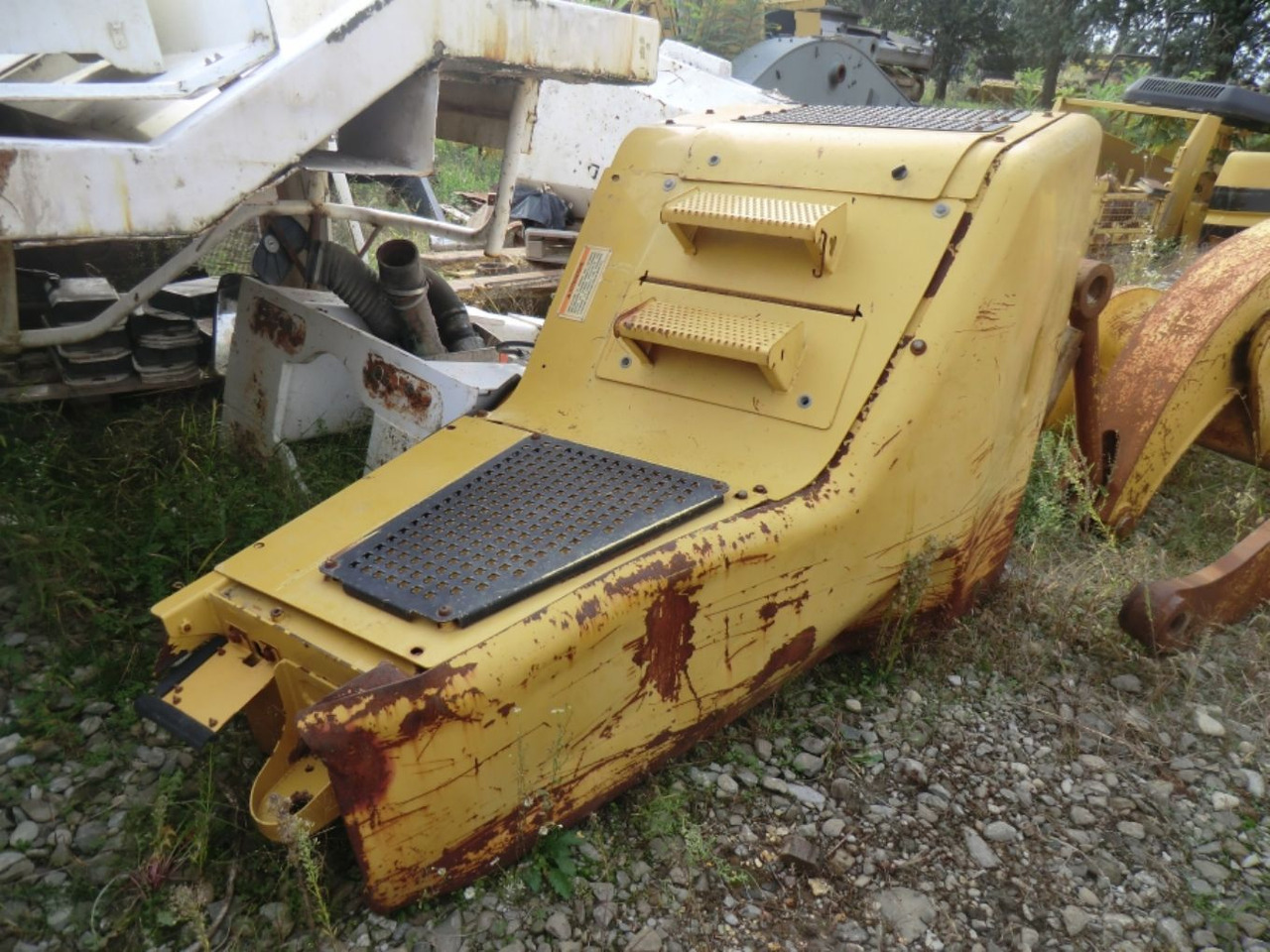 Caterpillar 735 Serbatotio olio idraulico, completo di porta batterie, quadro elettrico. - Hydraulická nádrž pro Stavební technika: obrázek 3 Caterpillar 735 Serbatotio olio idraulico, completo di porta batterie, quadro elettrico. - Hydraulická nádrž pro Stavební technika: obrázek 3