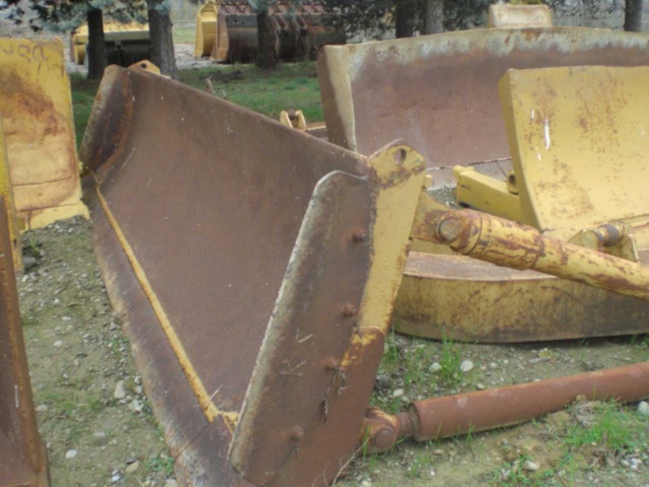 Caterpillar D8H D8K LAMA ANGLEDOZER CON TILT - Radlice pro Buldozer: obrázek 1 Caterpillar D8H D8K LAMA ANGLEDOZER CON TILT - Radlice pro Buldozer: obrázek 1