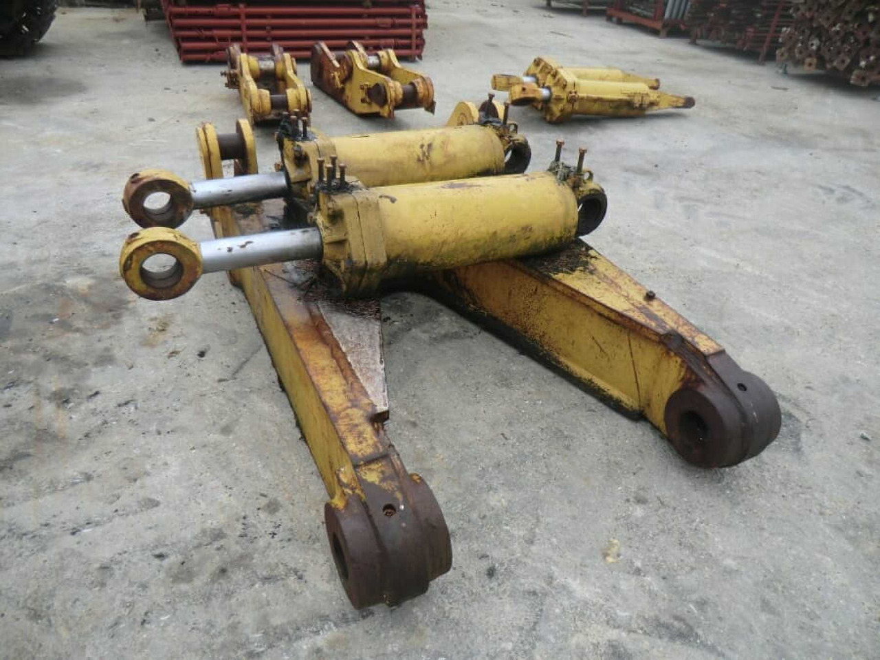 Caterpillar D9G D9H ripper parallelogramma a 3 posizioni, 4 cilindri, con 3 denti (uno mancante), compreso di supporto. - Rozrývač pro Stavební technika: obrázek 5 Caterpillar D9G D9H ripper parallelogramma a 3 posizioni, 4 cilindri, con 3 denti (uno mancante), compreso di supporto. - Rozrývač pro Stavební technika: obrázek 5