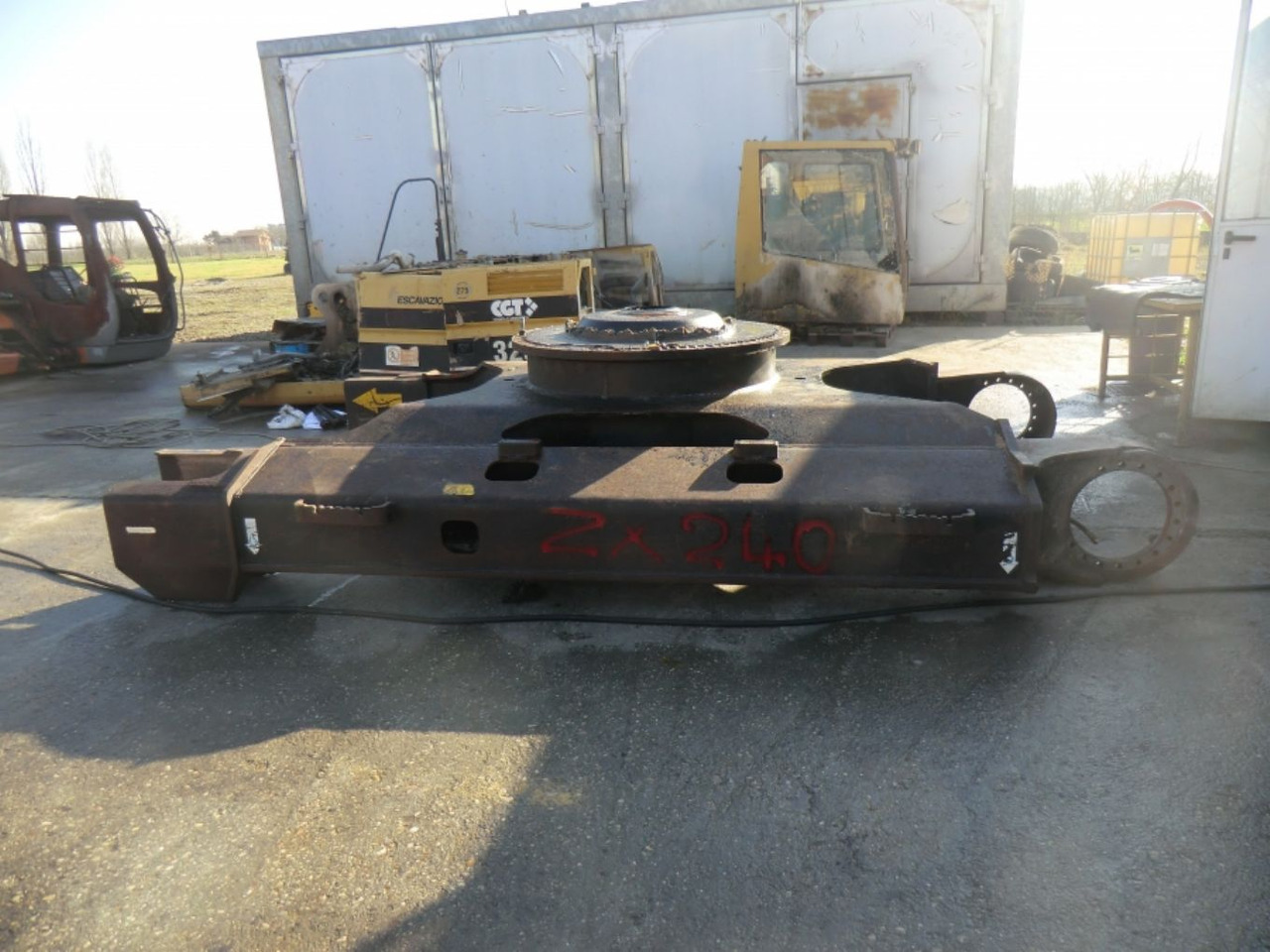 HITACHI ZX240 BAS TELAIO INFERIORE - Rám/ Šasi pro Stavební technika: obrázek 3 HITACHI ZX240 BAS TELAIO INFERIORE - Rám/ Šasi pro Stavební technika: obrázek 3