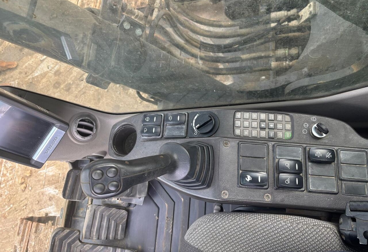 Pásové rýpadlo Volvo EC220DNL: obrázek 9