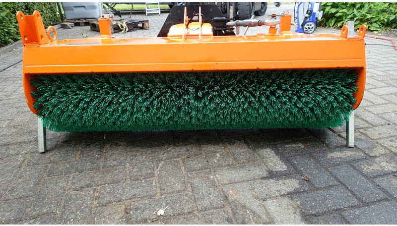 Eco Technologies Rolbezem 130Cm Rolbezem 130Cm - Zametací vůz: obrázek 4 Eco Technologies Rolbezem 130Cm Rolbezem 130Cm - Zametací vůz: obrázek 4