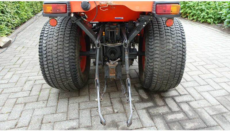 Kubota B2230 HST Hydrostaat MOTOR DEFECT - Malotraktor: obrázek 4 Kubota B2230 HST Hydrostaat MOTOR DEFECT - Malotraktor: obrázek 4