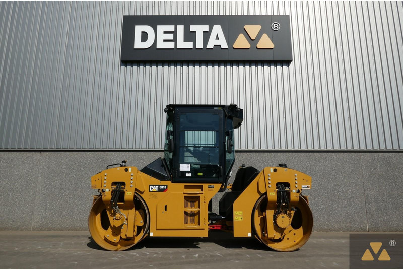 Caterpillar CB10 - Válec: obrázek 1 Caterpillar CB10 - Válec: obrázek 1