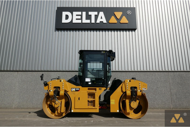 Caterpillar CB10 - Válec: obrázek 1 Caterpillar CB10 - Válec: obrázek 1