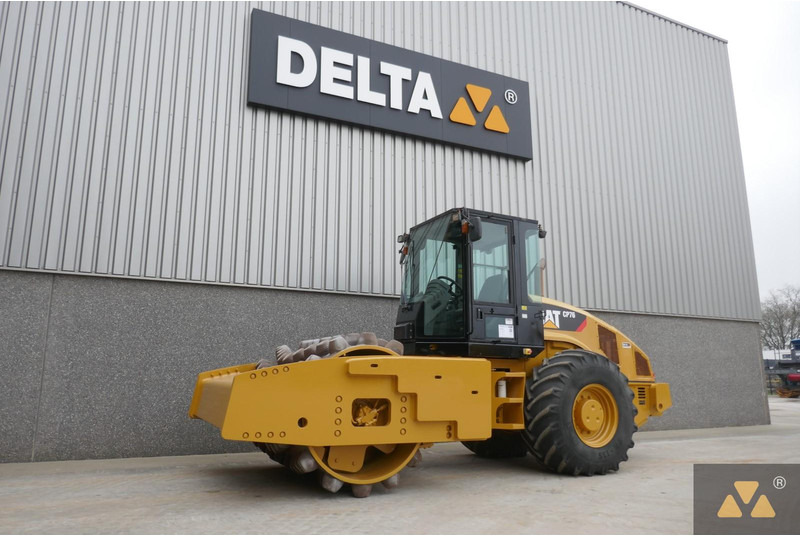 Caterpillar CP76 - Válec: obrázek 4 Caterpillar CP76 - Válec: obrázek 4