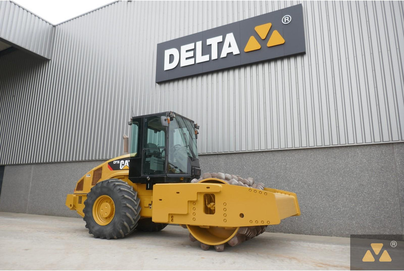 Caterpillar CP76 - Válec: obrázek 3 Caterpillar CP76 - Válec: obrázek 3