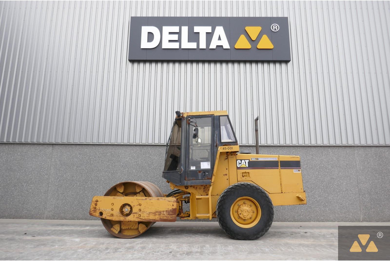 Caterpillar CS433C - Válec: obrázek 1 Caterpillar CS433C - Válec: obrázek 1