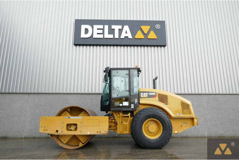 Caterpillar CS66B - Válec: obrázek 1 Caterpillar CS66B - Válec: obrázek 1