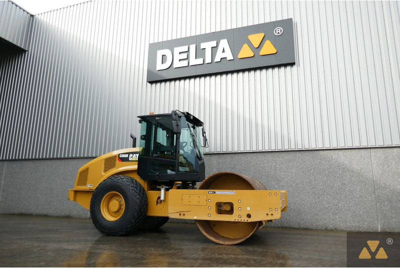 Caterpillar CS66B - Válec: obrázek 3 Caterpillar CS66B - Válec: obrázek 3