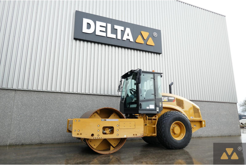 Caterpillar CS66B - Válec: obrázek 4 Caterpillar CS66B - Válec: obrázek 4