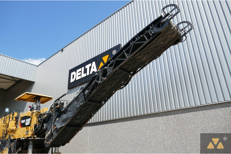 Silniční fréza Caterpillar PM622: obrázek 18