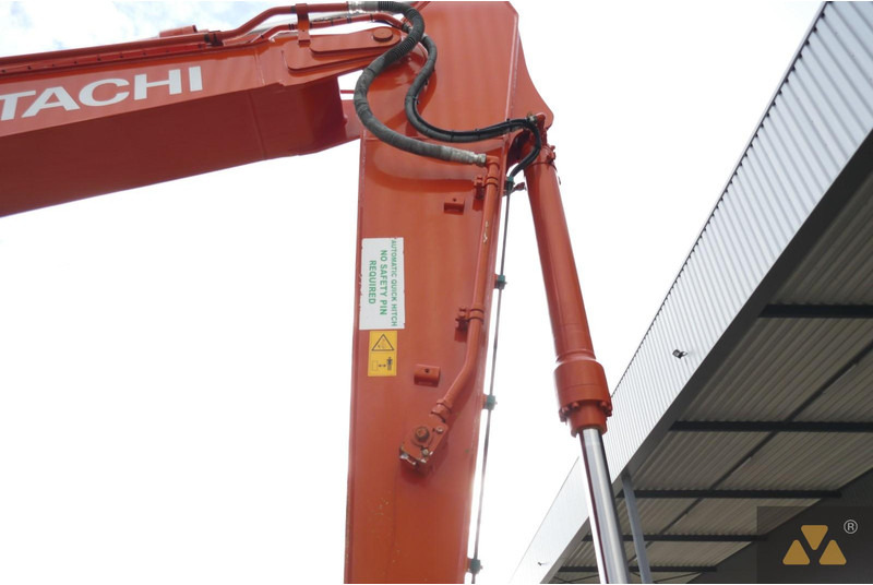 Pásové rýpadlo Hitachi ZX210LC-7: obrázek 15 Pásové rýpadlo Hitachi ZX210LC-7: obrázek 15