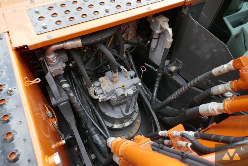 Pásové rýpadlo Hitachi ZX210LC-7: obrázek 18 Pásové rýpadlo Hitachi ZX210LC-7: obrázek 18