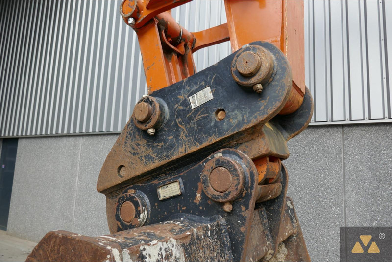 Hitachi ZX300LC-7 leasing Hitachi ZX300LC-7: obrázek 13 Hitachi ZX300LC-7 leasing Hitachi ZX300LC-7: obrázek 13