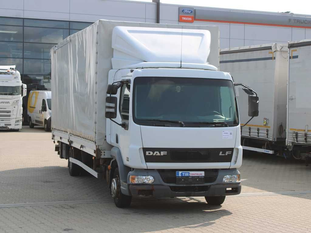 DAF FA LF 45.220, EURO 3, SIDEWALLS, TAIL LIFT - Plachtový nákladní auto: obrázek 2 DAF FA LF 45.220, EURO 3, SIDEWALLS, TAIL LIFT - Plachtový nákladní auto: obrázek 2